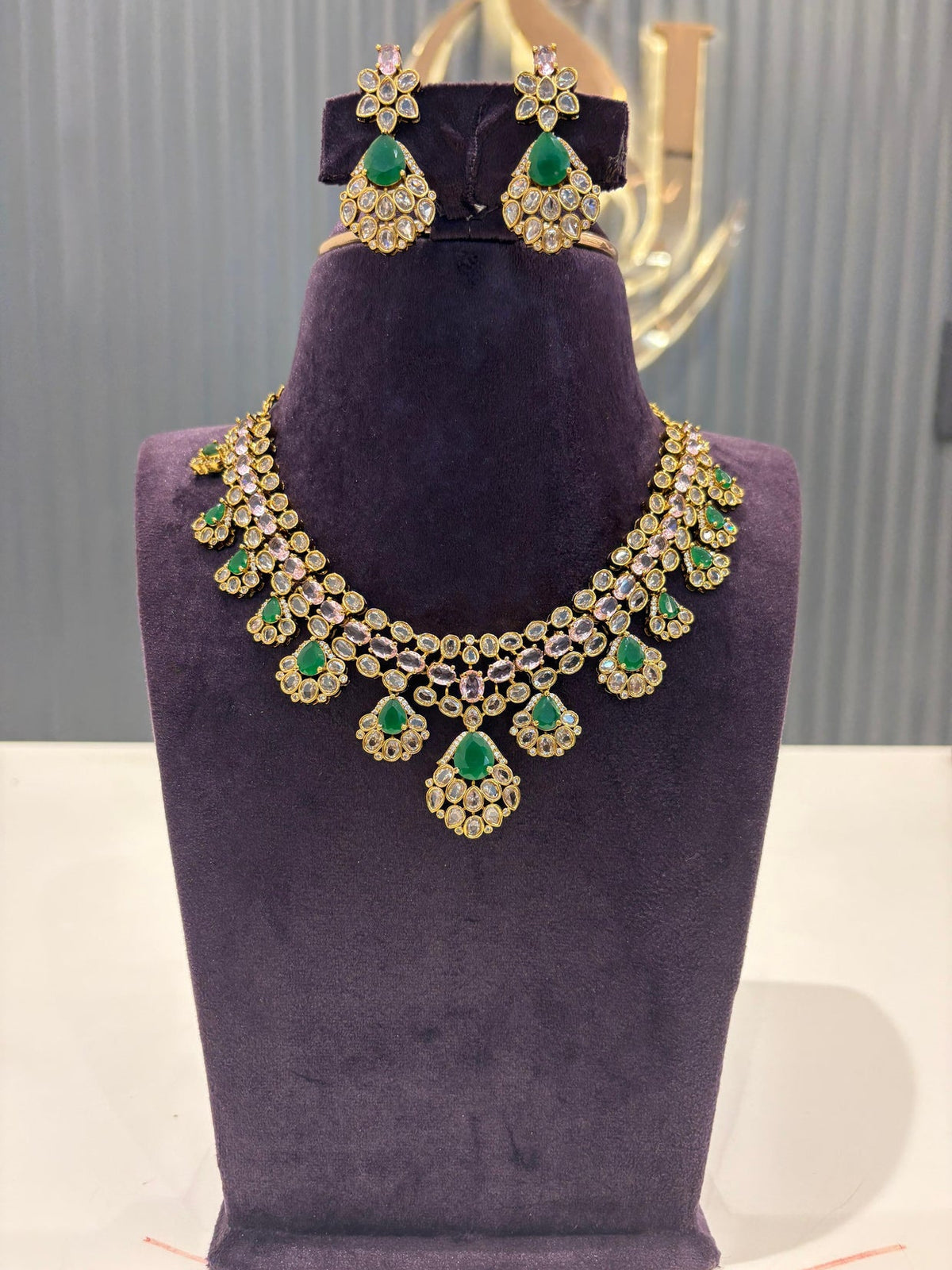 Elegant Kundan & Emerald Green Stone Necklace Set with Earrings