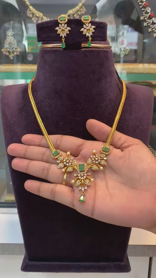 Emerald Floral Elegance Necklace Set